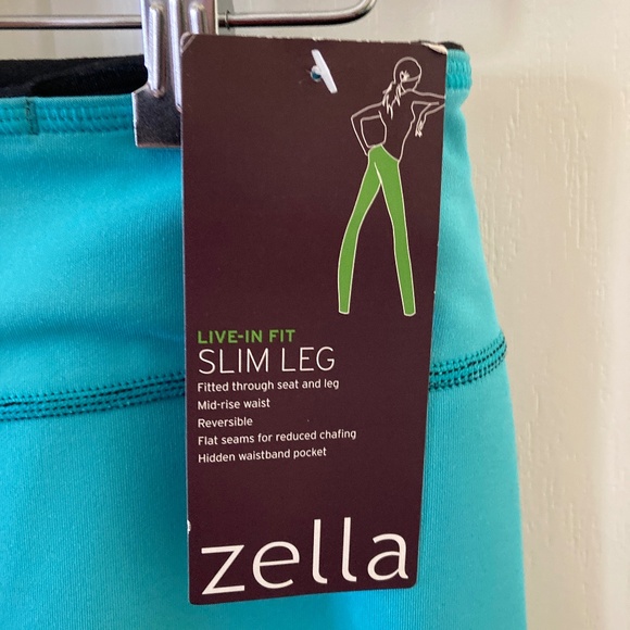Zella Women's Live In Fit Capri Pants/Reversible Turquoise to Black/M/NWT! - Picture 3 of 4